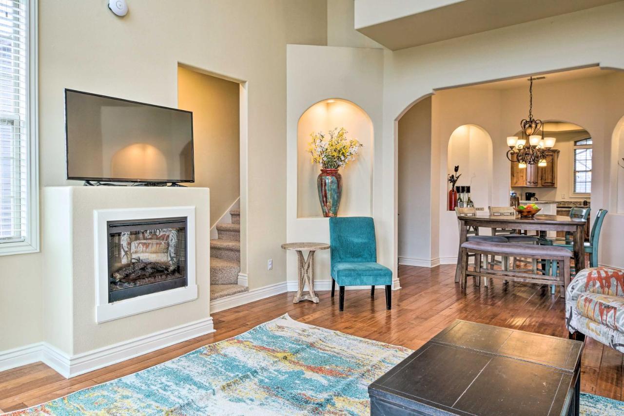 Luxe Branson Retreat With Mtn Views And Pool Access! Lägenhet Exteriör bild