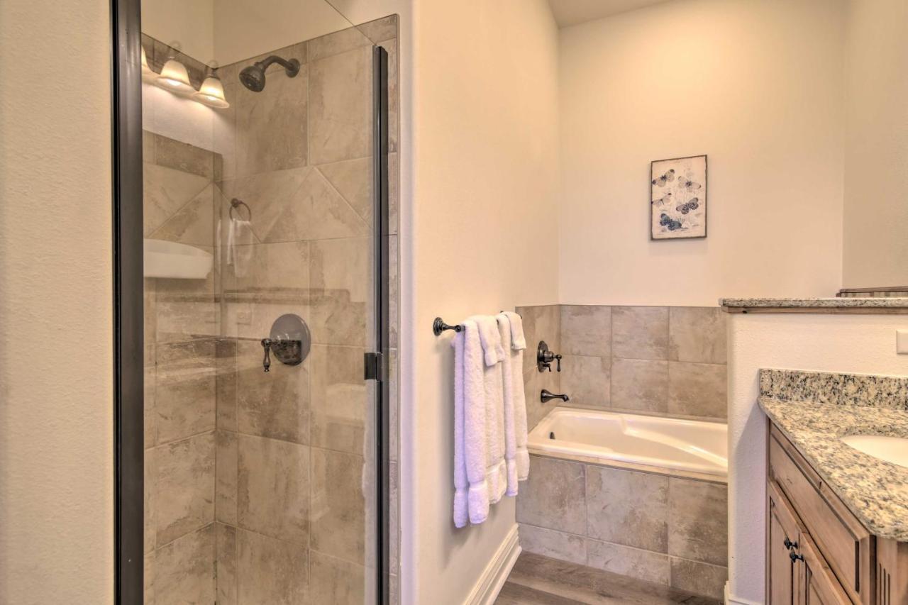 Luxe Branson Retreat With Mtn Views And Pool Access! Lägenhet Exteriör bild