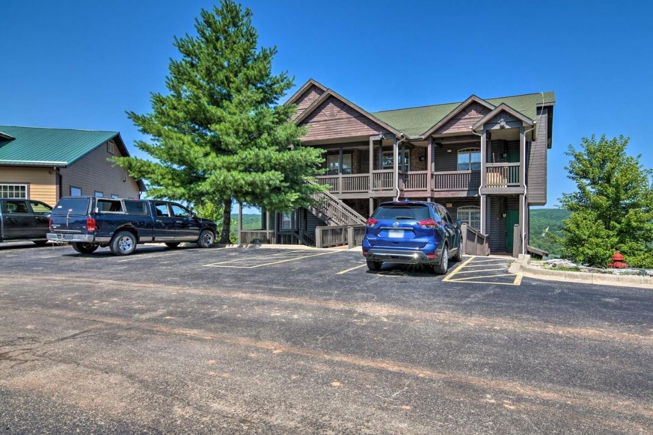 Luxe Branson Retreat With Mtn Views And Pool Access! Lägenhet Exteriör bild